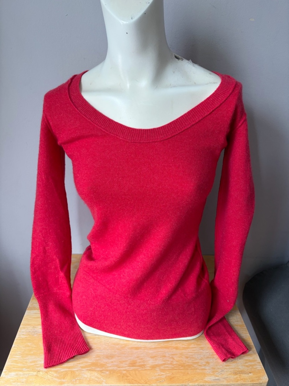 American Eagle 100% Cashmere Ribbed Magenta Pink Sweater